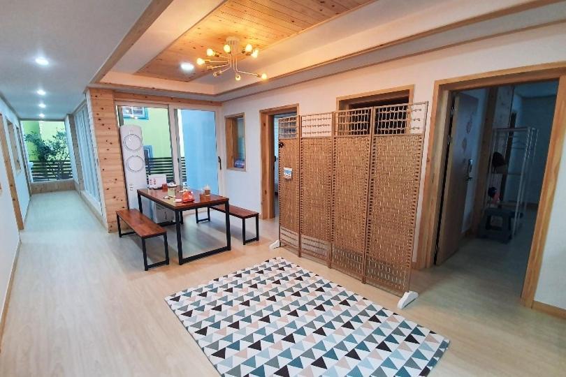 Jeju Guesthouse Oedo-dong Екстер'єр фото