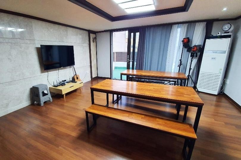 Jeju Guesthouse Oedo-dong Екстер'єр фото