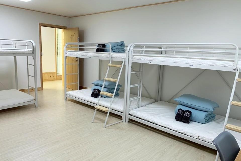 Jeju Guesthouse Oedo-dong Екстер'єр фото